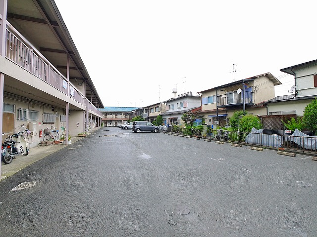 ニュー芝ハイツの駐車場|駐車場があるので、車を買う予定の方も安心です