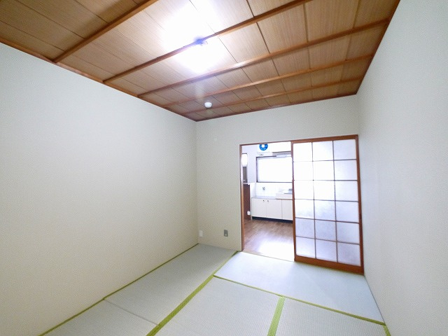 ニュー芝ハイツの和室|和室があれば、来客や子供用のスペースとして活躍します
