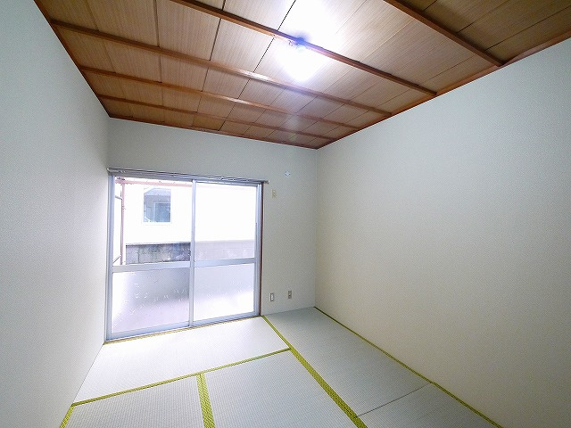 ニュー芝ハイツの寝室|趣のある和室です