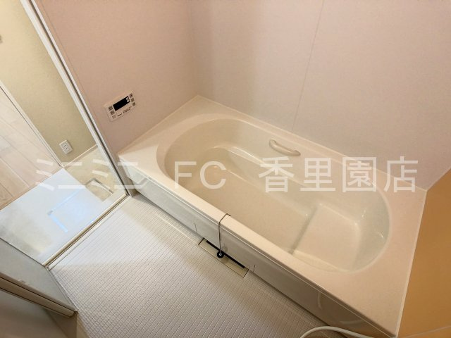 ヴェステン香里の浴室|浴槽