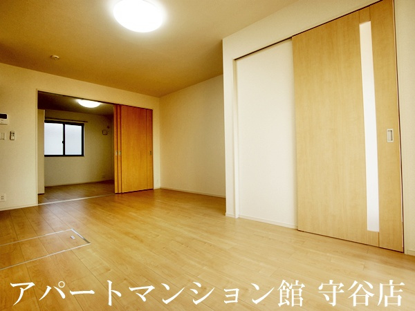 カラーリヴァー　H＆Aの居間・リビング