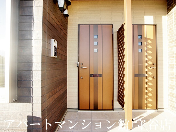 カラーリヴァー　H＆Aのエントランス