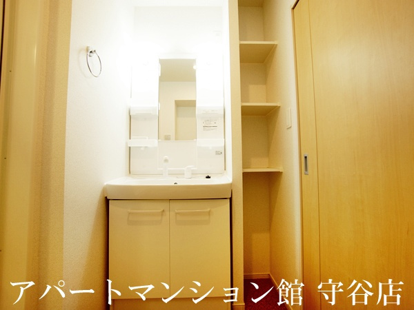 カラーリヴァー　H＆Aの独立洗面台