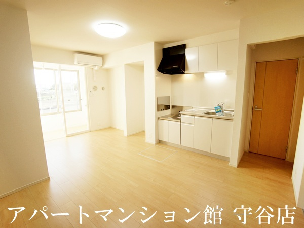 カラーリヴァー　H＆Aの居間・リビング