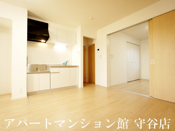 カラーリヴァー　H＆Aの居間・リビング
