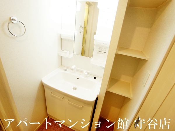 カラーリヴァー　H＆Aの独立洗面台