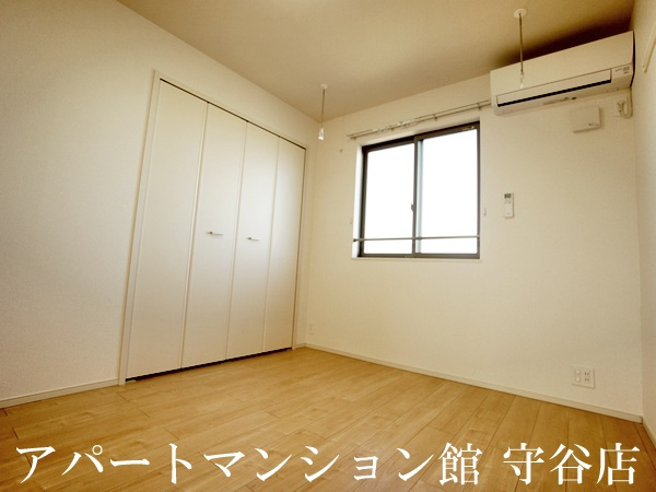 カラーリヴァー　H&Aの寝室