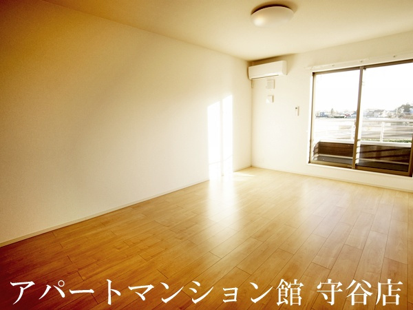 カラーリヴァー　H&Aの居間・リビング
