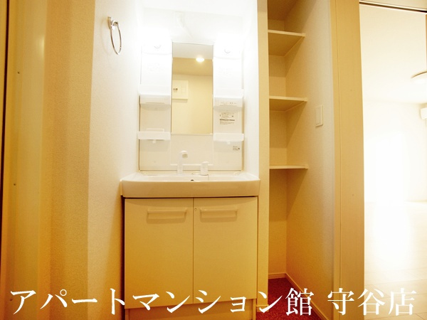 カラーリヴァー　H&Aの洗面所