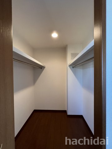 ウィルモア呉竹の収納|北側洋室にあるウォークインクローゼット