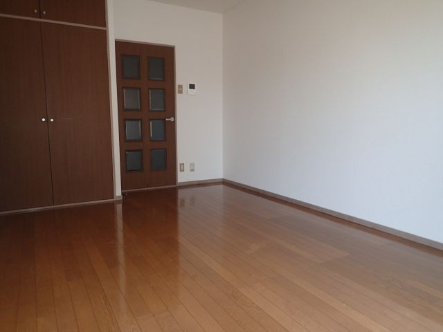 ラ・シャンテの洋室