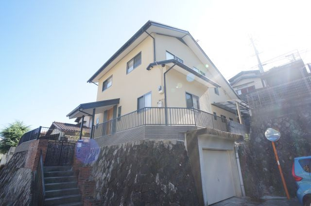 山本台2丁目貸家の外観