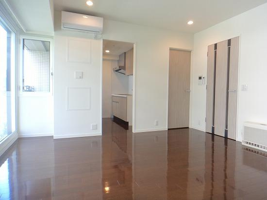 プライムメゾン鴨々川の洋室