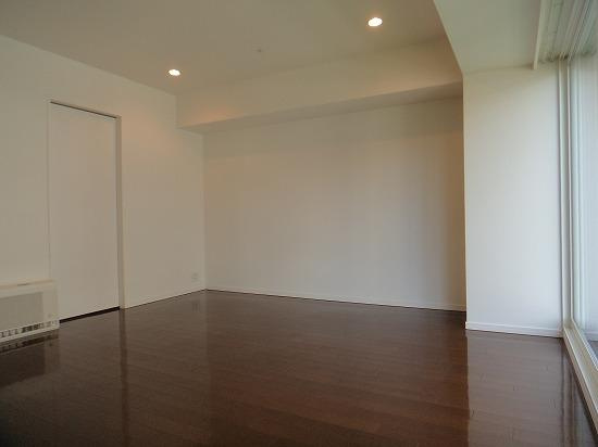 プライムメゾン鴨々川の洋室