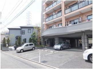 【駐車場】 | いつでも目の届く敷地内に駐車場があります♪お車をお持ちのファミリーさんにオススメです☆