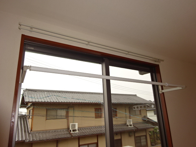 倉敷市老松町１丁目のアパートの設備|室内物干し