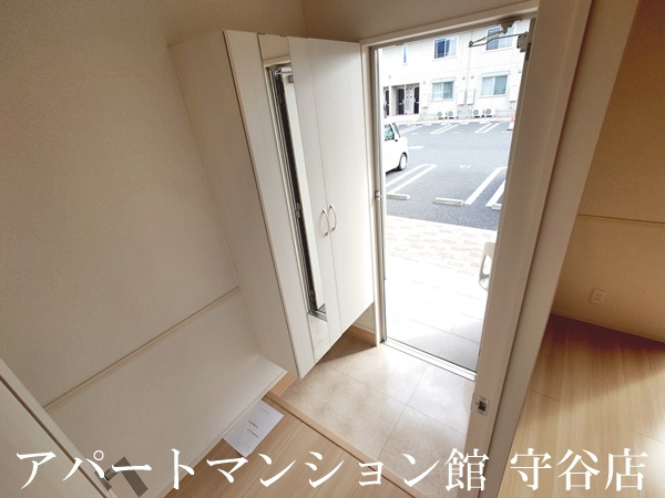 サンモールAの玄関