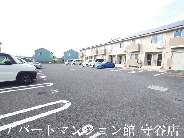 サンモールAの駐車場