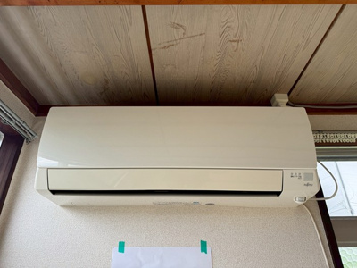 【設備】 | コーポブルックサイド | 暑い夏や寒い冬に大活躍のエアコン付き！冷暖房完備で一年中快適に過ごせちゃいます♪