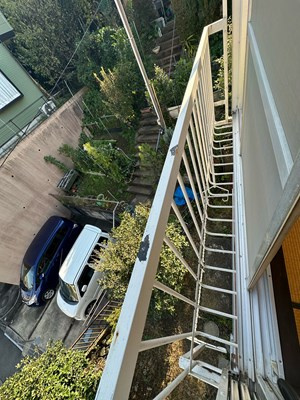 【バルコニー】 | コーポブルックサイド | 窓の外には洗濯物を干すこともできます♪陽当り・風通しが良いお部屋なのでよく乾きそうですね！