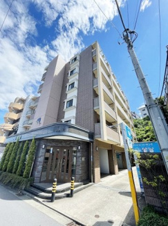 【外観】 | 楽器OK！小田急線「生田」駅まで徒歩4分！鉄筋コンクリートの6階建てマンションです♪通勤通学はもちろん、お買い物やお出かけにもGood☆