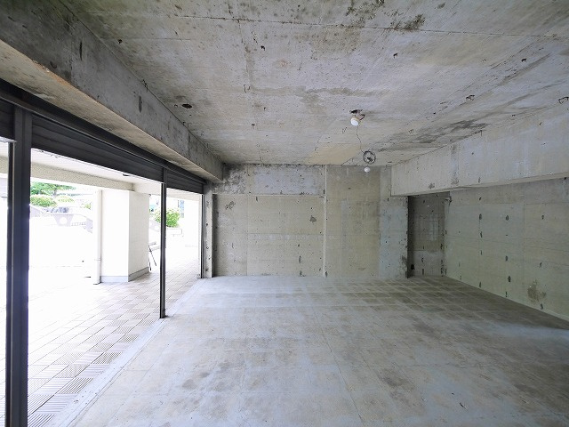 秋篠サンパレス(店舗)の内装