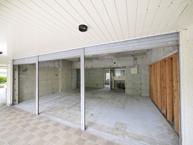 秋篠サンパレス(店舗)の外観