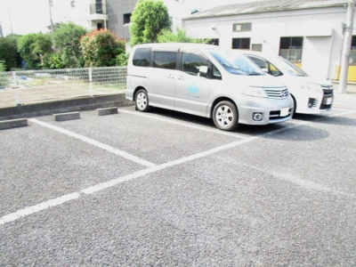 【駐車場】 | ジェルエープラザ | いつでも目の届く敷地内に駐車場があります♪お車をお持ちのファミリーさんにオススメです☆