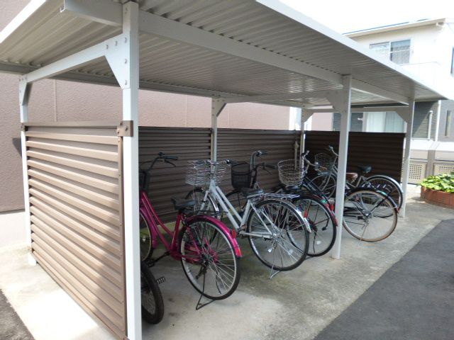 倉敷市福島のアパートのその他共用部分|自転車置き場