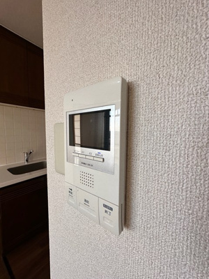 【セキュリティ】 | フラット百合ヶ丘 | 防犯対策に有効なカメラ付きインターホン！突然の来客にもバッチリ対応できちゃいます☆