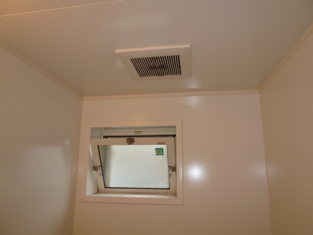 ハミングバードＣの浴室|お風呂窓