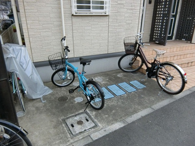 【その他共用部分】 | ルーエンハイム | 敷地内に駐輪場を完備しています！自転車はちょっとした移動手段に便利ですよね！