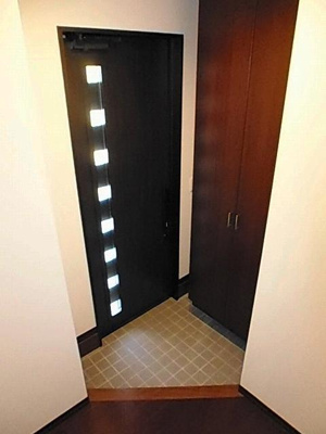 【玄関】 | 近藤邸 | たっぷり収納できるシューズボックスで玄関はすっきり