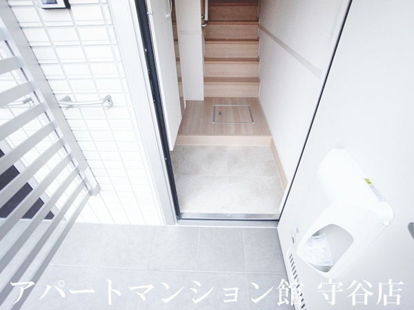 サンモールAの玄関