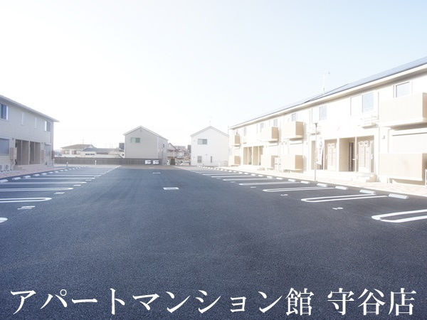 サンモールAの駐車場