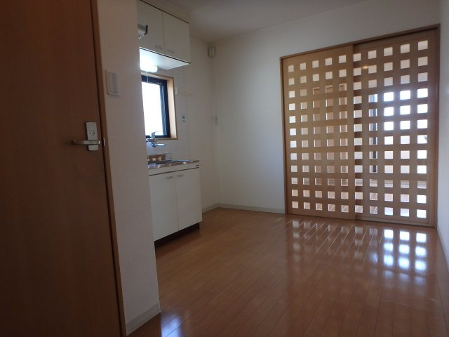 アンソレイユ菱屋西の居間・リビング