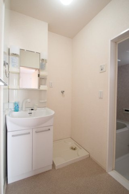 【洗面所】 | ライネスハイムA | 脱衣スペースもあります