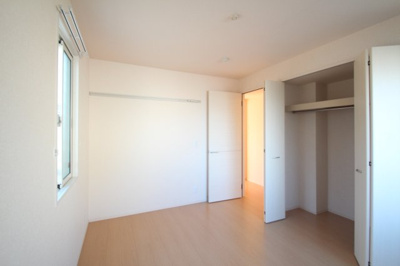 【寝室】 | ライネスハイムA | 北東の洋室です