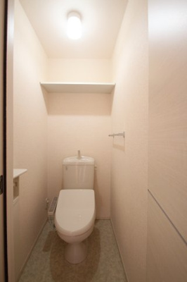 【トイレ】 | ライネスハイムA | 温水洗浄便座です