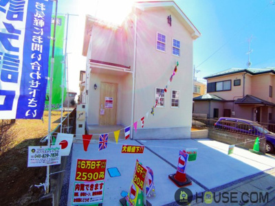 【前面道路含む現地写真】 | 蓮田市蓮田5丁目　南欧風新築住宅全1棟 | 前面道路含む現地写真です