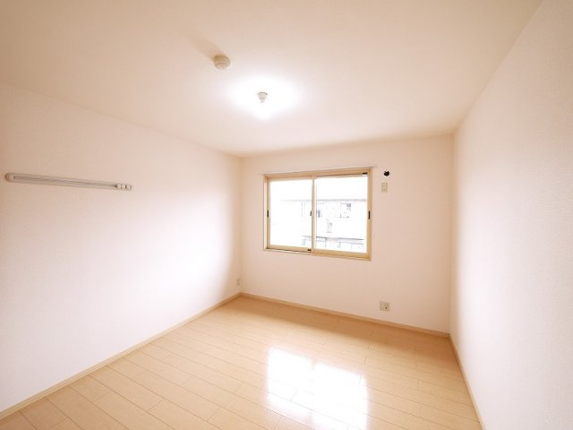 ヴェルジェ　Ⅲ棟の洋室|落ち着いた色調の洋室です