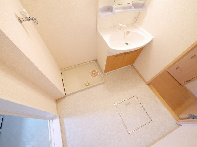 ヴェルジェ　Ⅲ棟の洗面所|広い洗面スペース