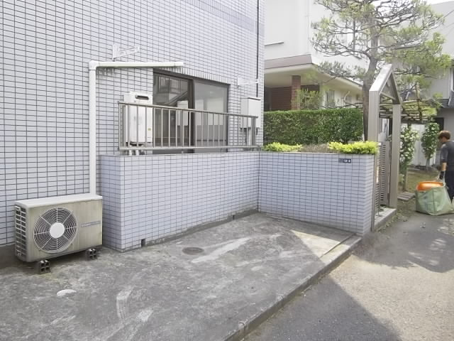 ハイツ・ザ・コスモスのエントランス