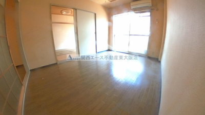 【洋室】 | ロイヤルヴィラ・壱番館