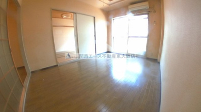 【洋室】 | ロイヤルヴィラ・壱番館