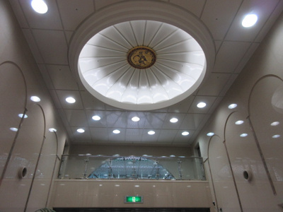 【ロビー】 | 居留地の物販店向１階店舗