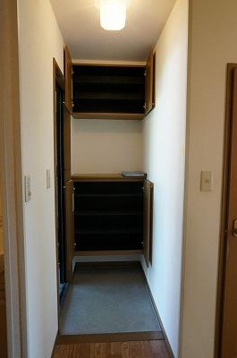 セジュール碧Eの玄関|シューズボックス