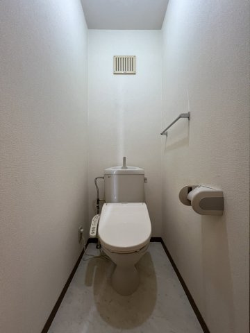 セジュール碧Eのトイレ|温水洗浄暖房便座付き