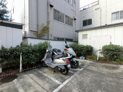 【その他共用部分】 | メゾンボヌール新子安 | バイク置場