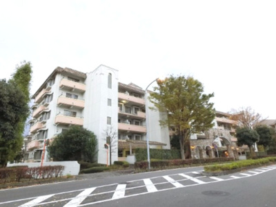 【外観】 | 港北ファミールガーデンＪ棟 | 足音等階下の心配がない1階住戸♪